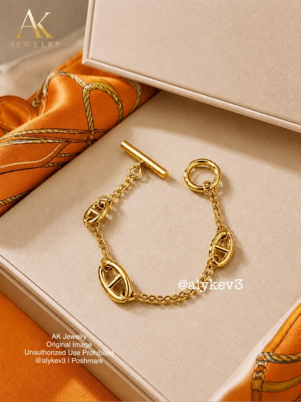 💎LUXURY 18K Gold Plated Toggle Link Bracelet – Elegant Statement Chain Bracelet - Picture 2 of 4